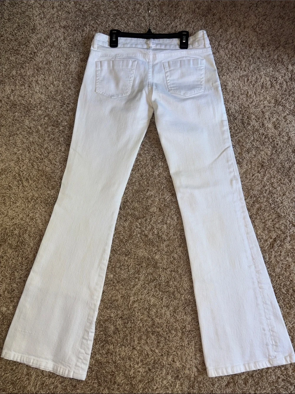 Elite Tahari Women’s Low Rise White Flared Jeans